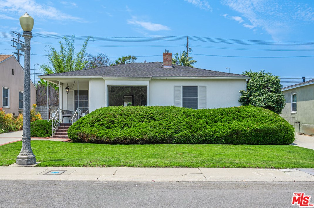 7711 Naylor Ave, Los Angeles, CA 90045-1654
