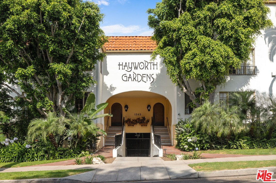 1345 Hayworth Ave, Los Angeles CA  90046-4699 exterior