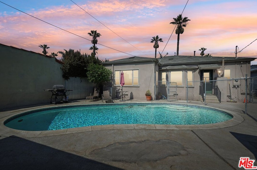 3959 Norton Ave, Los Angeles, CA 90008-2623