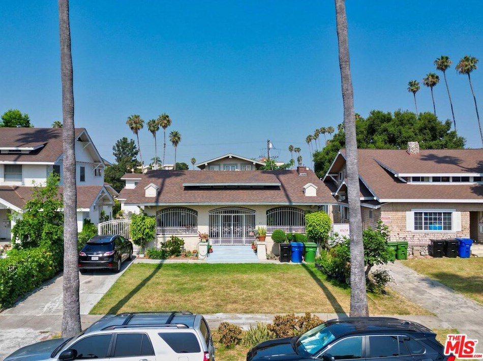 215 Ardmore Ave, Los Angeles, CA 90004-4503