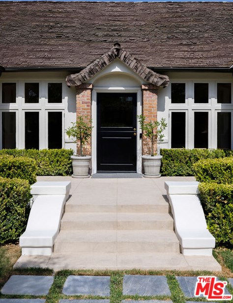 236 Larchmont Blvd, Los Angeles CA  90004-3707 exterior