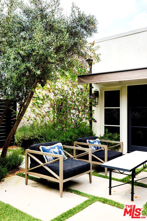 236 Larchmont Blvd, Los Angeles CA  90004-3707 exterior