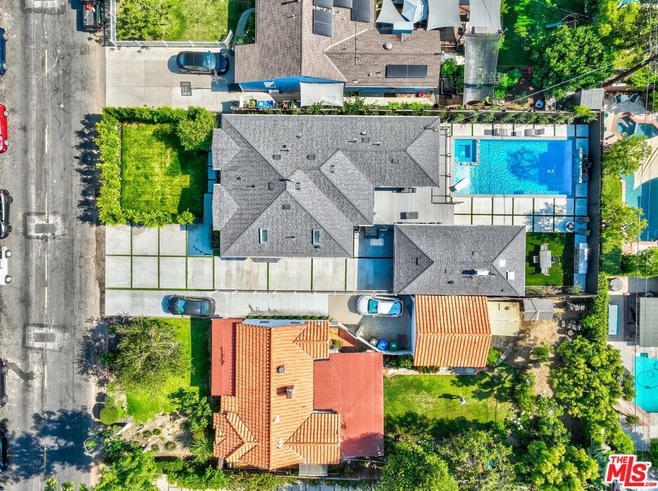 5234 Noble Ave, Van Nuys CA  91411-3906 exterior
