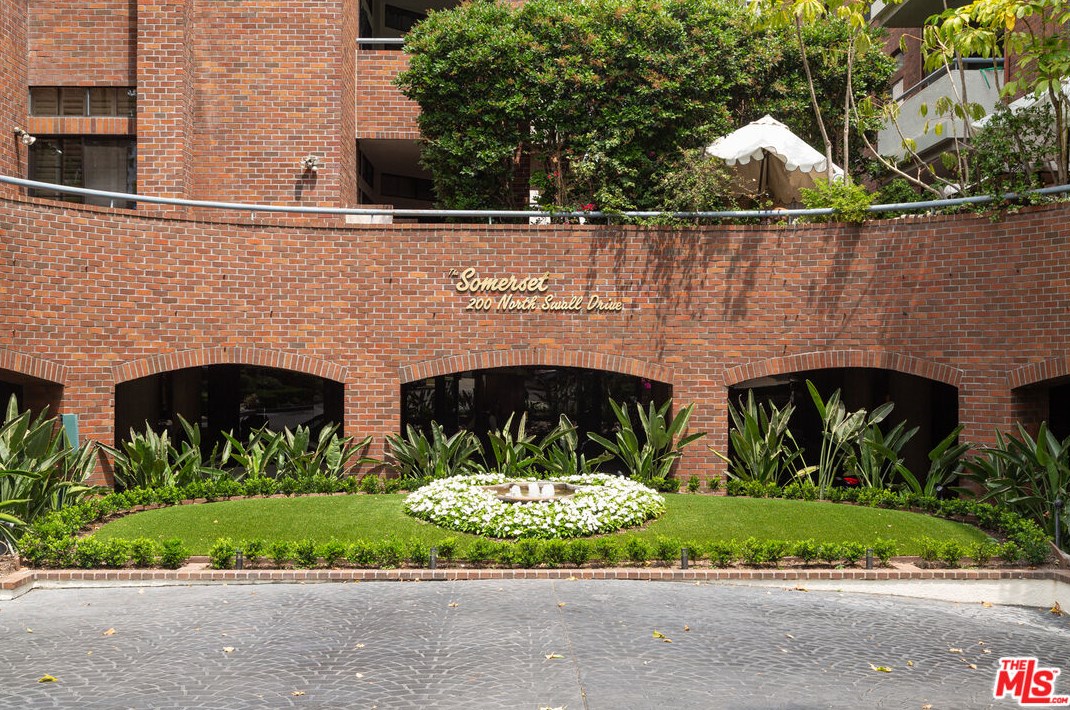 200 N Swall Dr #563, Beverly Hills, CA 90211