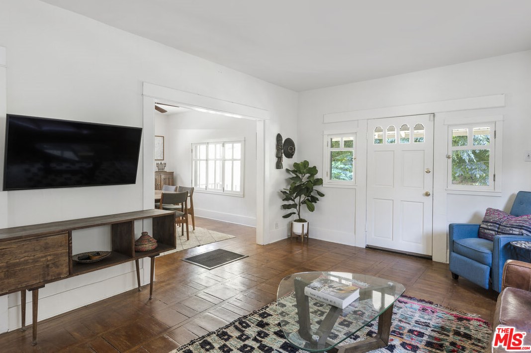 1665 Morton Ave, Los Angeles CA  90026-2611 exterior