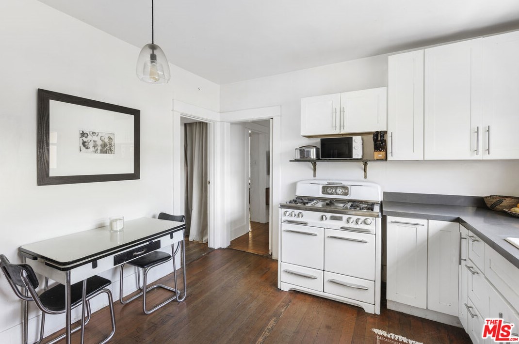 1665 Morton Ave, Los Angeles CA  90026-2611 exterior