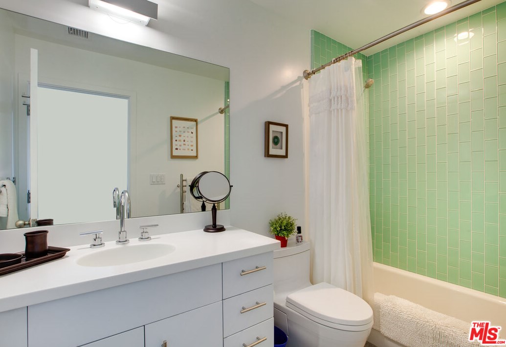 2808 Durand Dr, Los Angeles CA  90068-1920 exterior