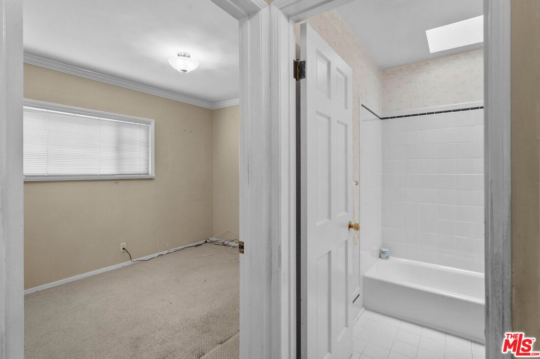 7819 Midfield Ave, Los Angeles CA  90045-3237 exterior