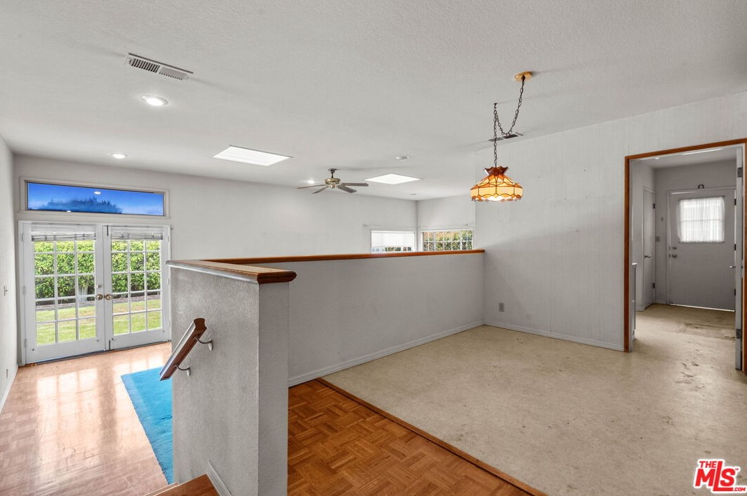 7819 Midfield Ave, Los Angeles CA  90045-3237 exterior