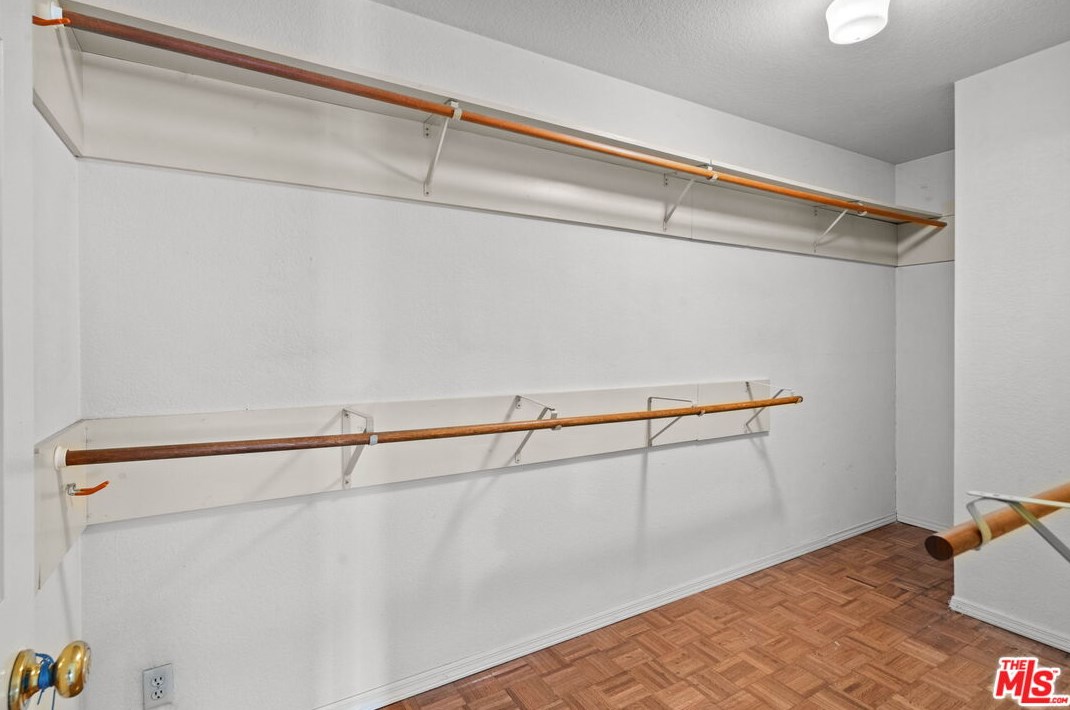 7819 Midfield Ave, Los Angeles CA  90045-3237 exterior