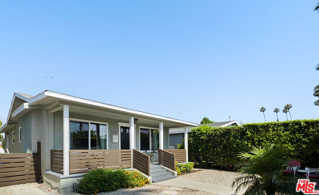 3035 8th Ave, Los Angeles, CA 90018-3304