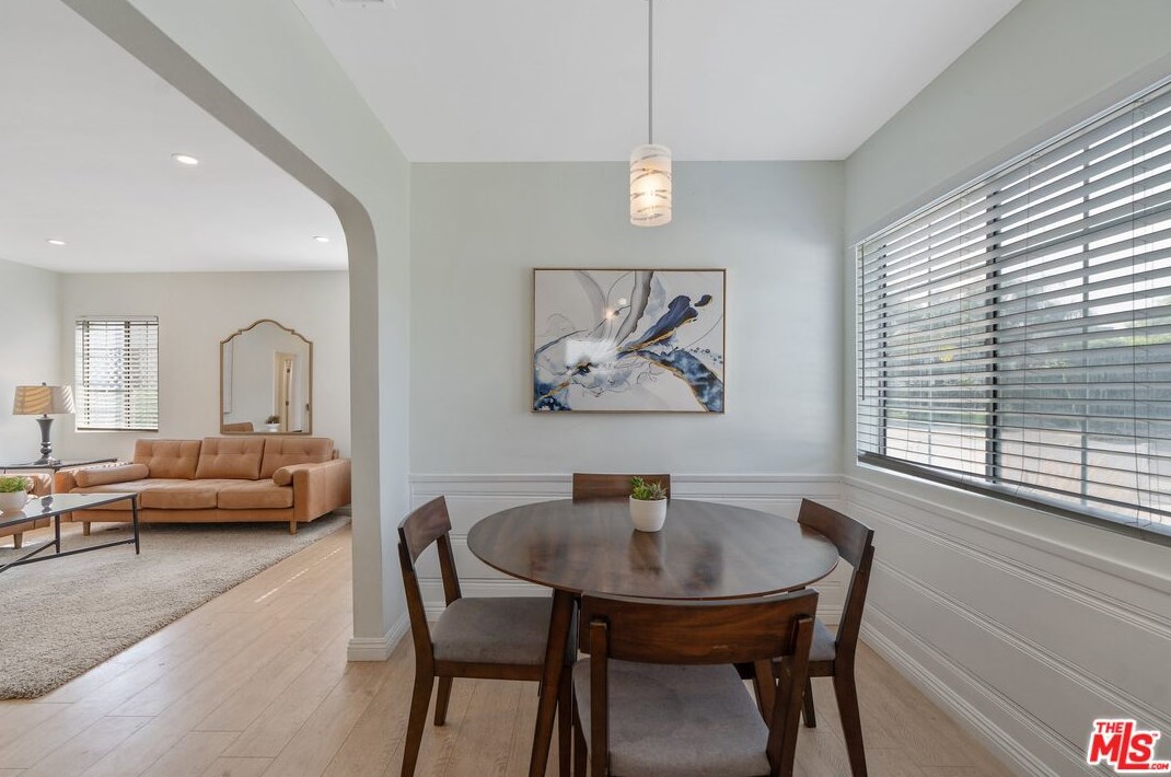 15220 Morrison St, Van Nuys CA  91403-1503 exterior