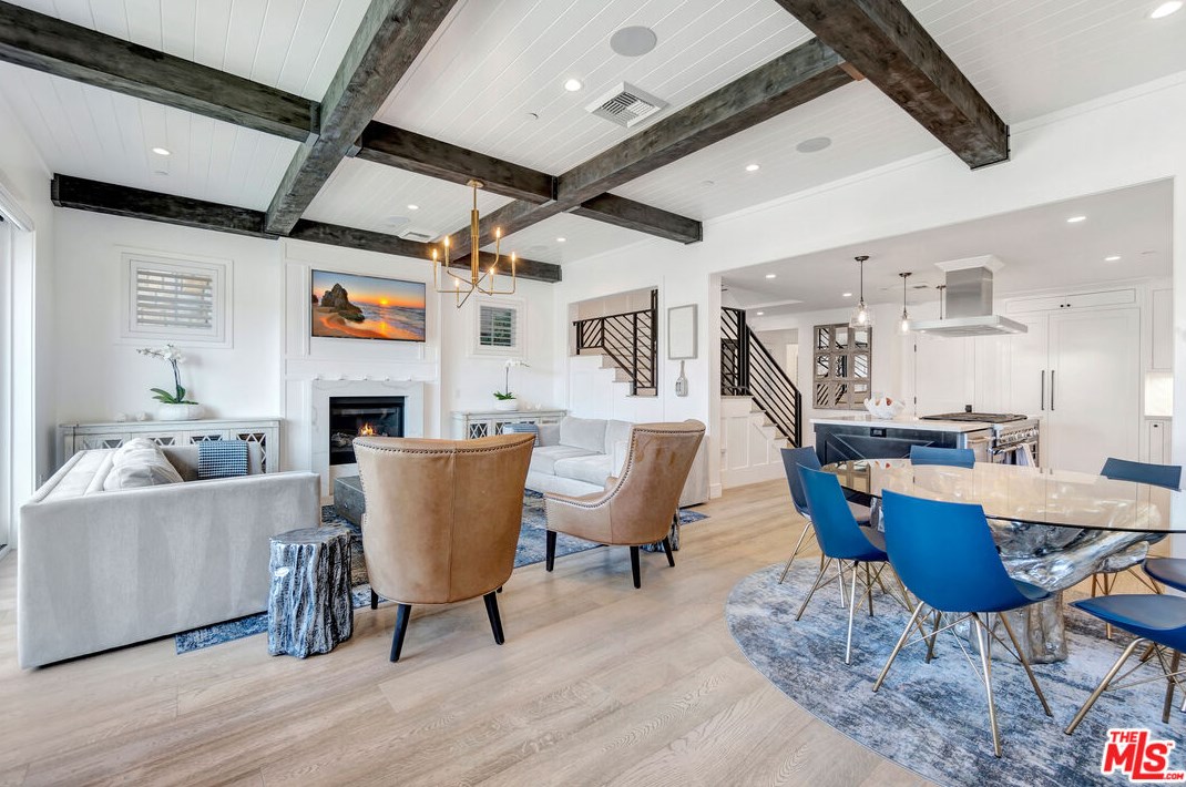 130 Balboa Blvd, Newport Beach CA  92661-1118 exterior