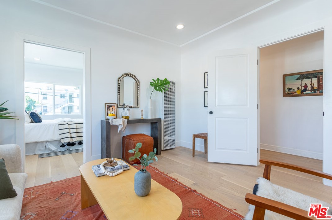 117 Westlake Ave, Los Angeles CA  90006-3014 exterior