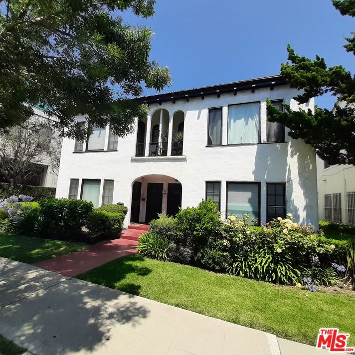 120 Elm Dr, Beverly Hills, CA 90210-5510