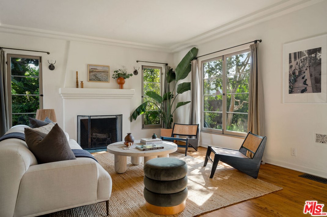 1716 Dillon St, Los Angeles CA  90026-1114 exterior