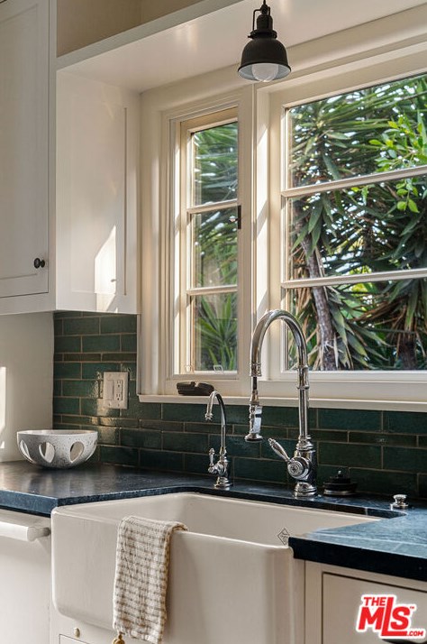 1716 Dillon St, Los Angeles CA  90026-1114 exterior