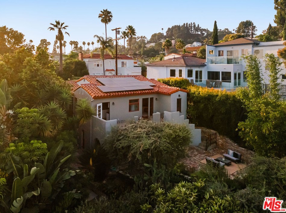 1716 Dillon St, Los Angeles CA  90026-1114 exterior