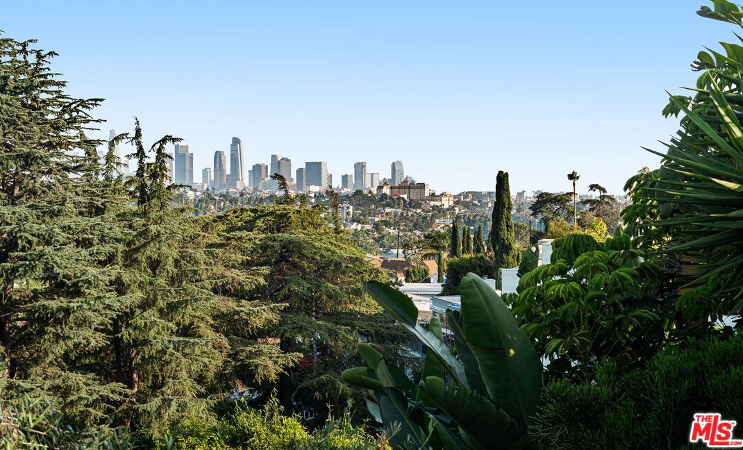 1716 Dillon St, Los Angeles CA  90026-1114 exterior