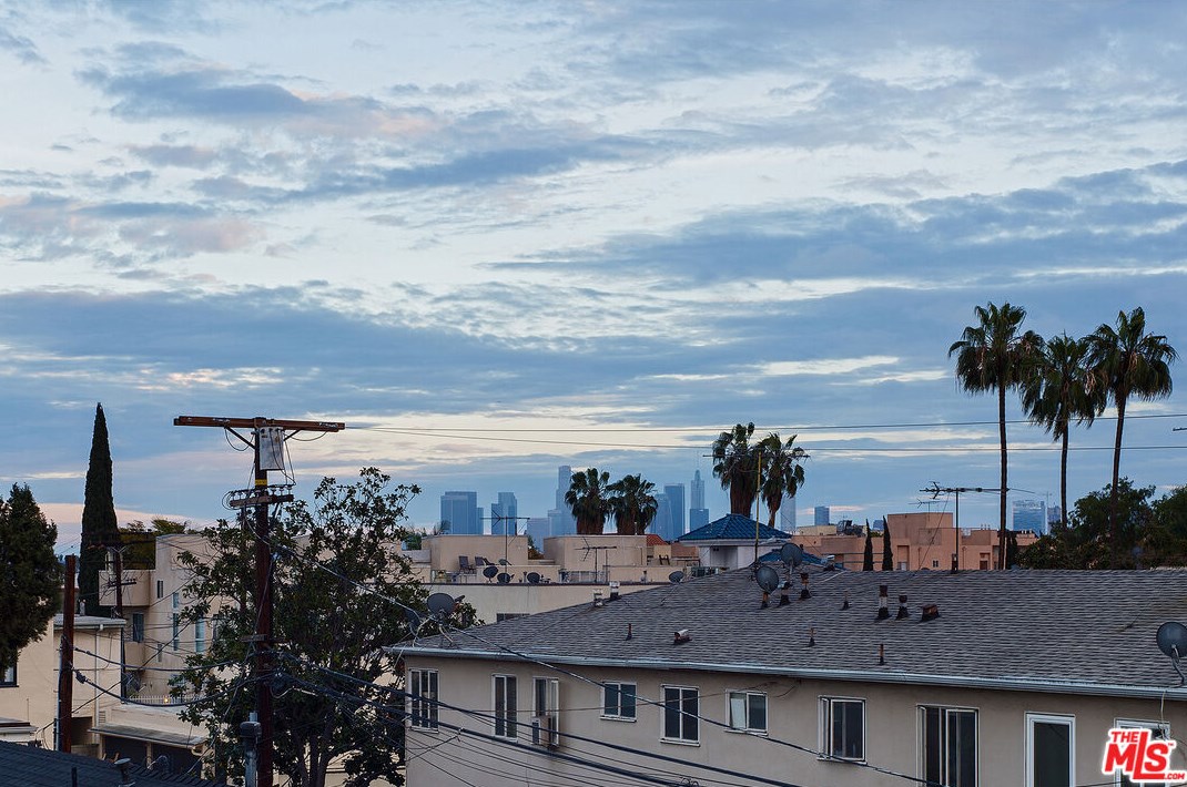 5014 Rosewood Ave, Los Angeles CA  90004-1613 exterior