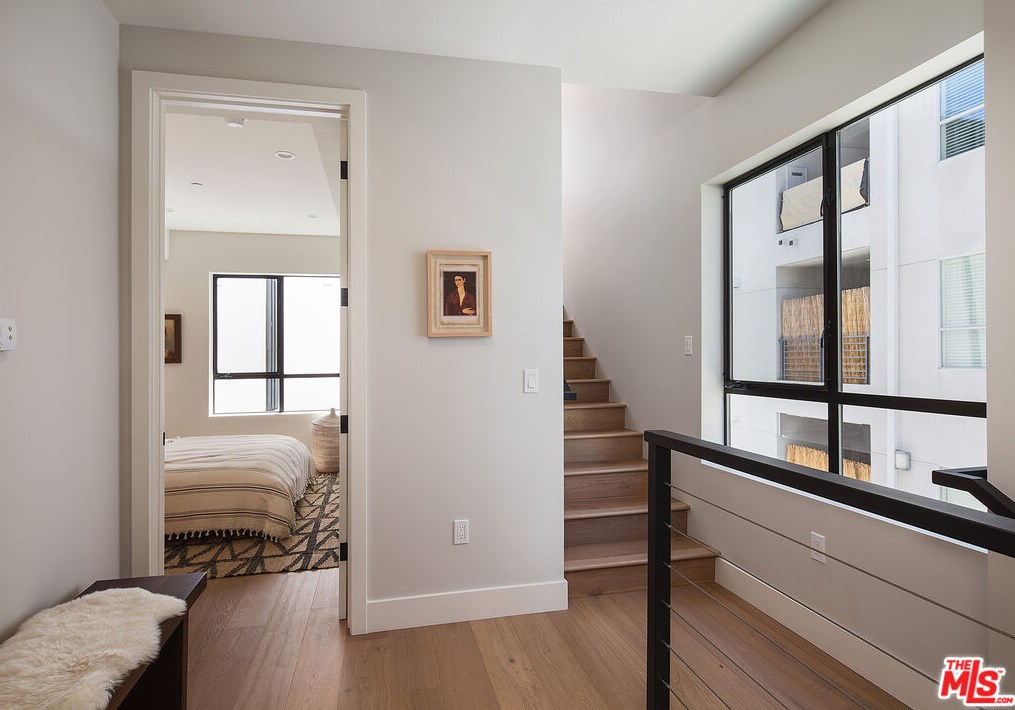 5014 Rosewood Ave, Los Angeles CA  90004-1613 exterior