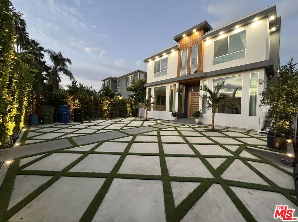 714 Orange Grove Ave, Los Angeles, CA 90036-4410