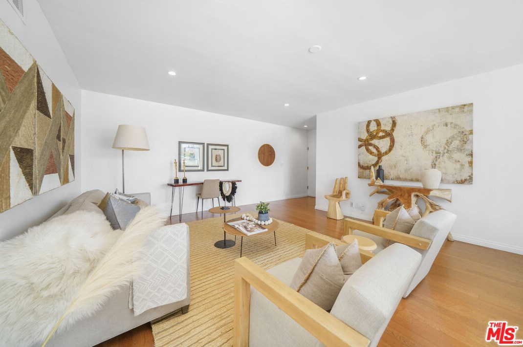 131 N Gale Dr #1a, Beverly Hills, CA 90211