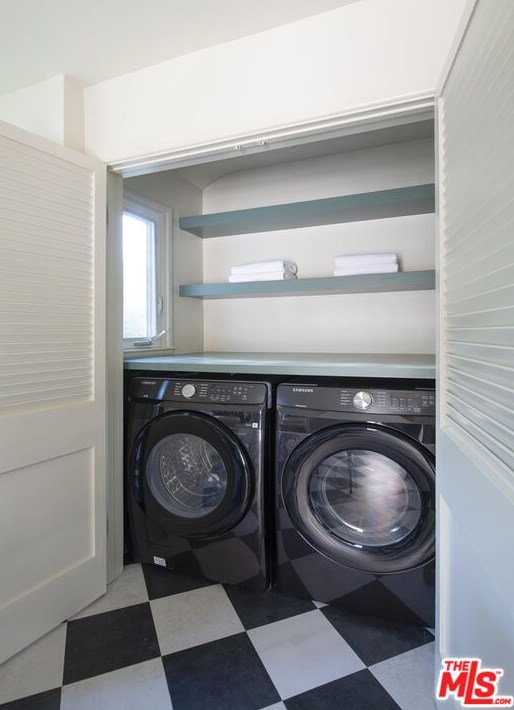 4845 Matilija Ave, Van Nuys CA  91423-2422 exterior