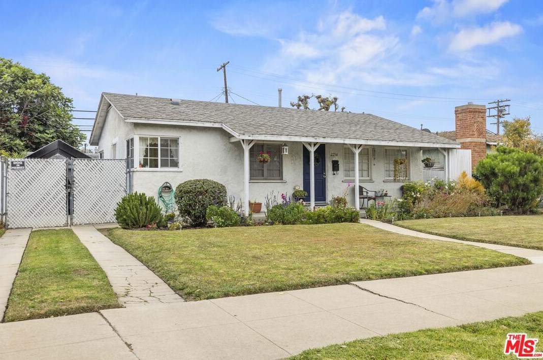 2754 Barrington Ave, Los Angeles, CA 90064-3611
