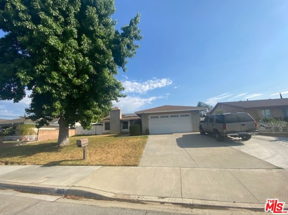 565 Meadow Ln, Pomona, CA 91767