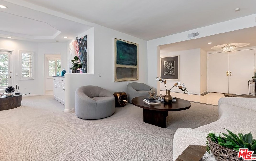 14290 Dickens St #101, Van Nuys, CA 91423
