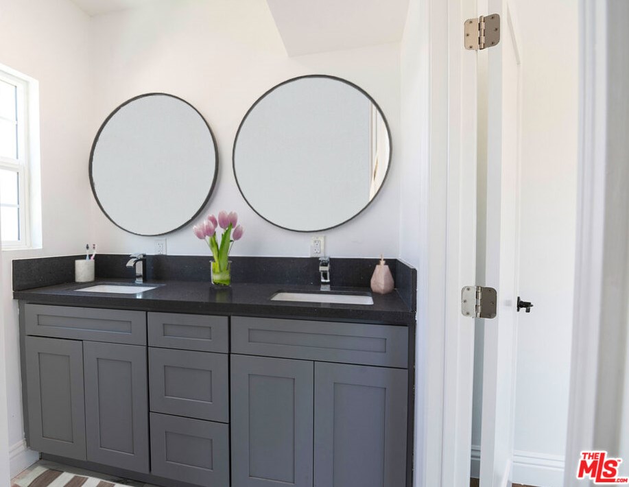 617 Detroit St, Los Angeles CA 90036-3402 exterior