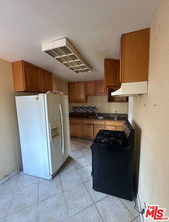 15319 Bellflower Blvd, Bellflower CA 90706-3818 exterior