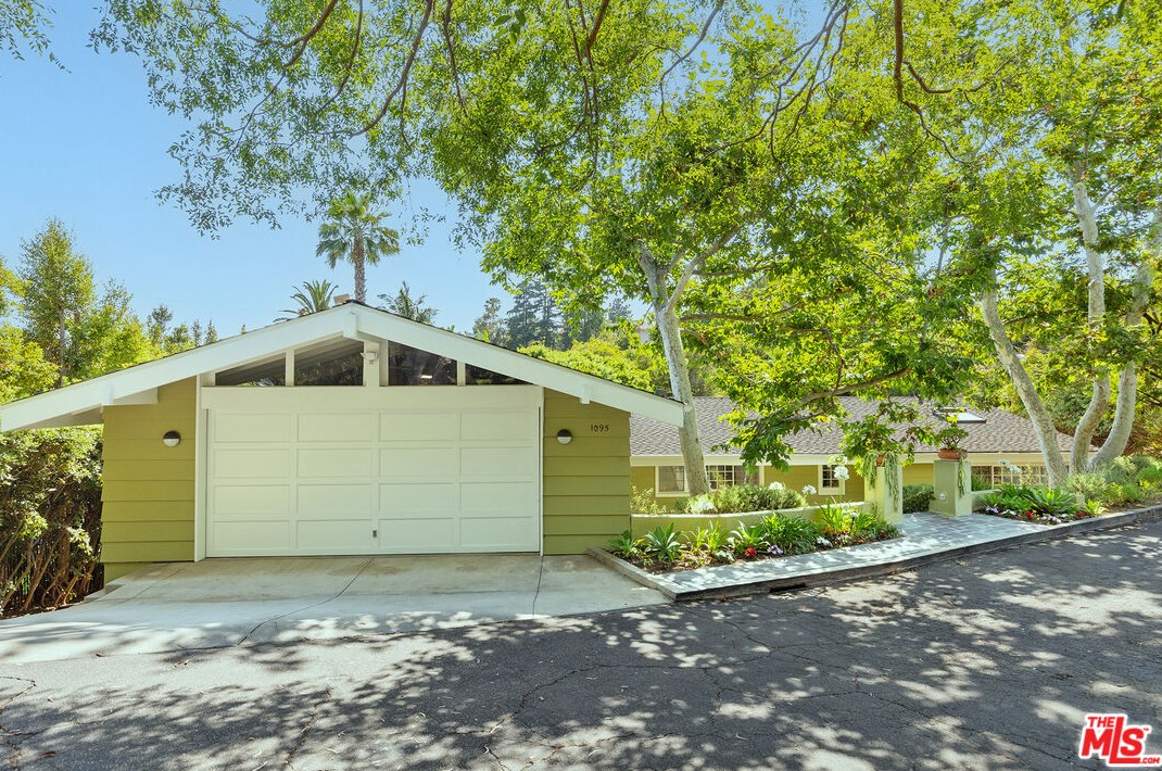 1095 Carolyn Way, Beverly Hills, CA 90210