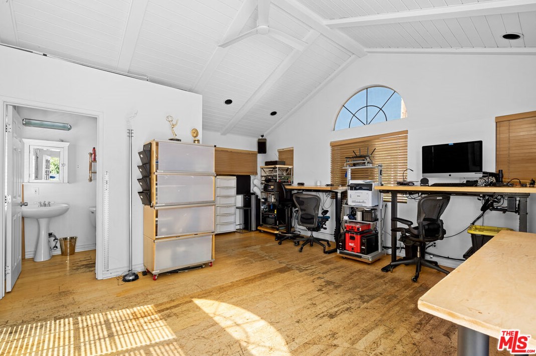 7301 82nd St, Los Angeles CA  90045-2418 exterior