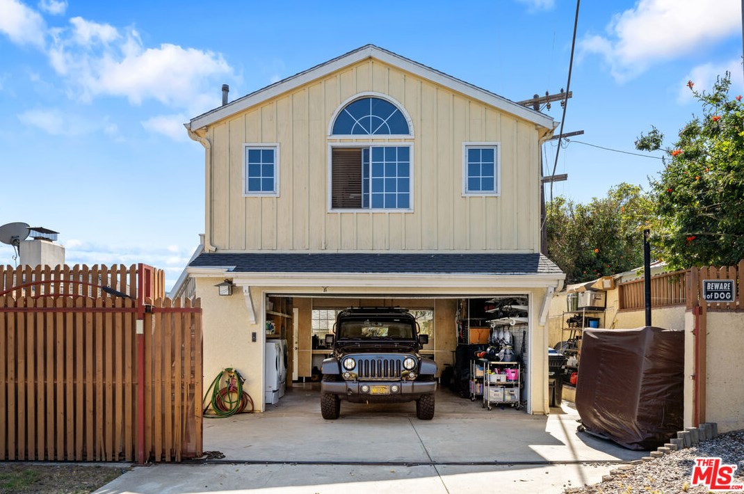 7301 82nd St, Los Angeles CA  90045-2418 exterior