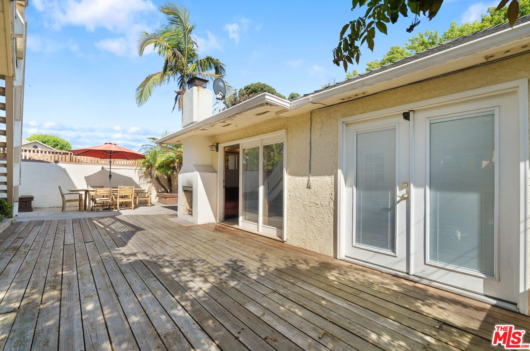 7301 82nd St, Los Angeles CA  90045-2418 exterior