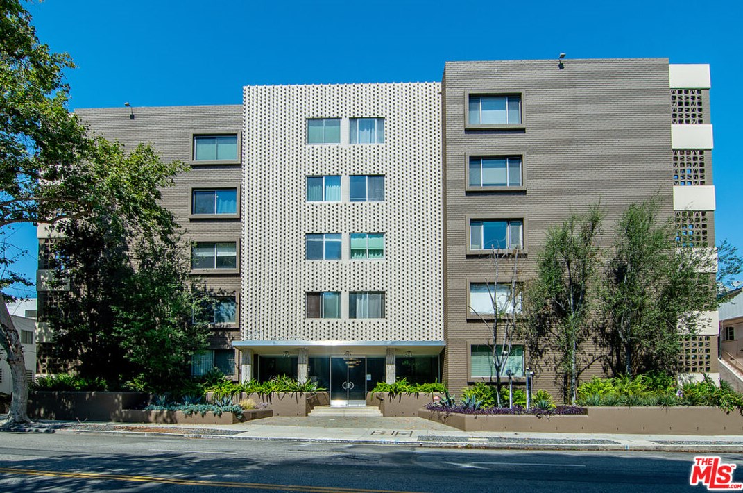 531 Rossmore Ave, Los Angeles, CA 90004-2430