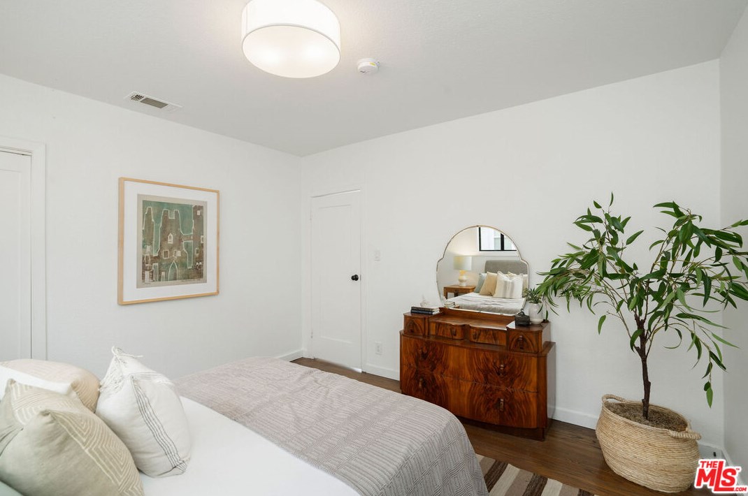 9107 Hargis St, Los Angeles CA  90034-1928 exterior