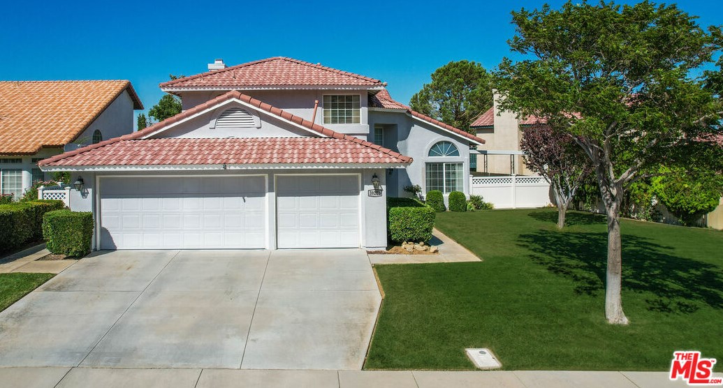 39208 Beacon Ln, Palmdale, CA 93551-1578