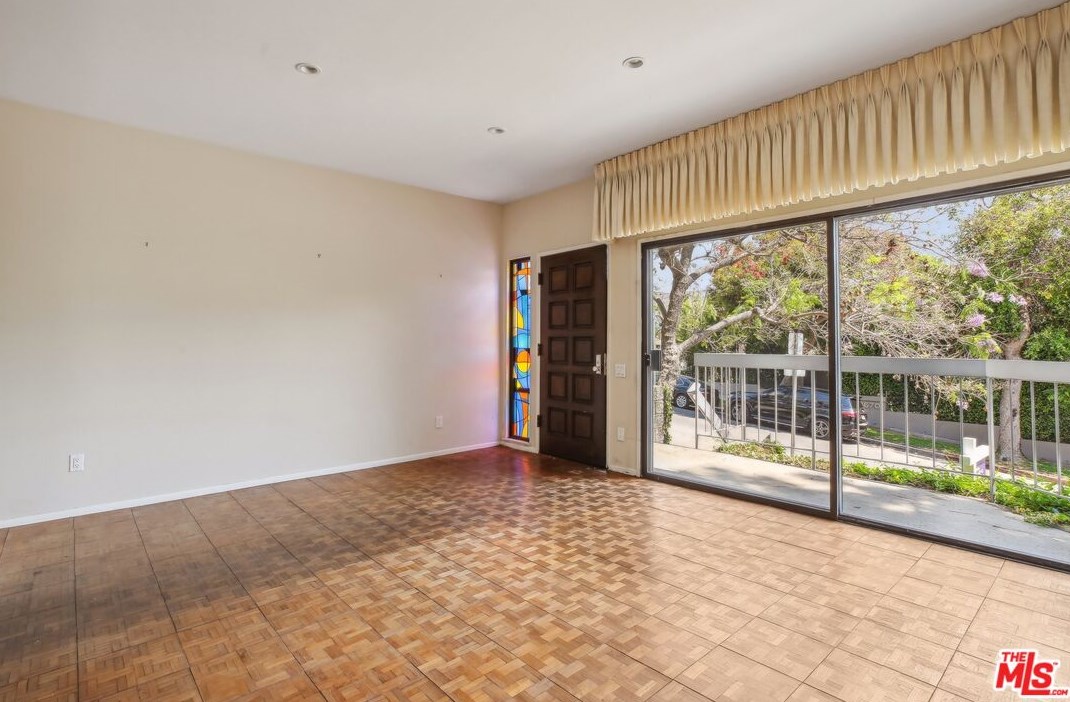 1220 Manning Ave, Los Angeles, CA 90024-5077