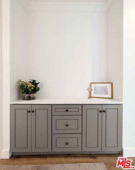 8308 Altavan Ave, Los Angeles CA  90045-2524 exterior