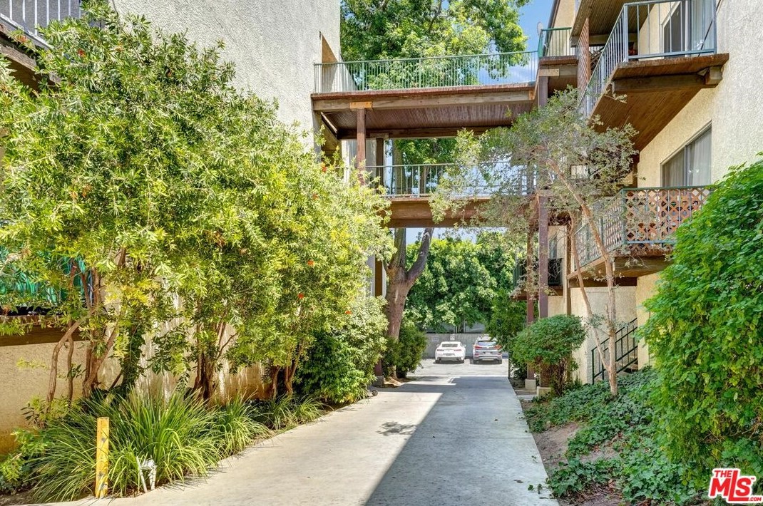 5460 White Oak Ave #d102, Van Nuys, CA 91316