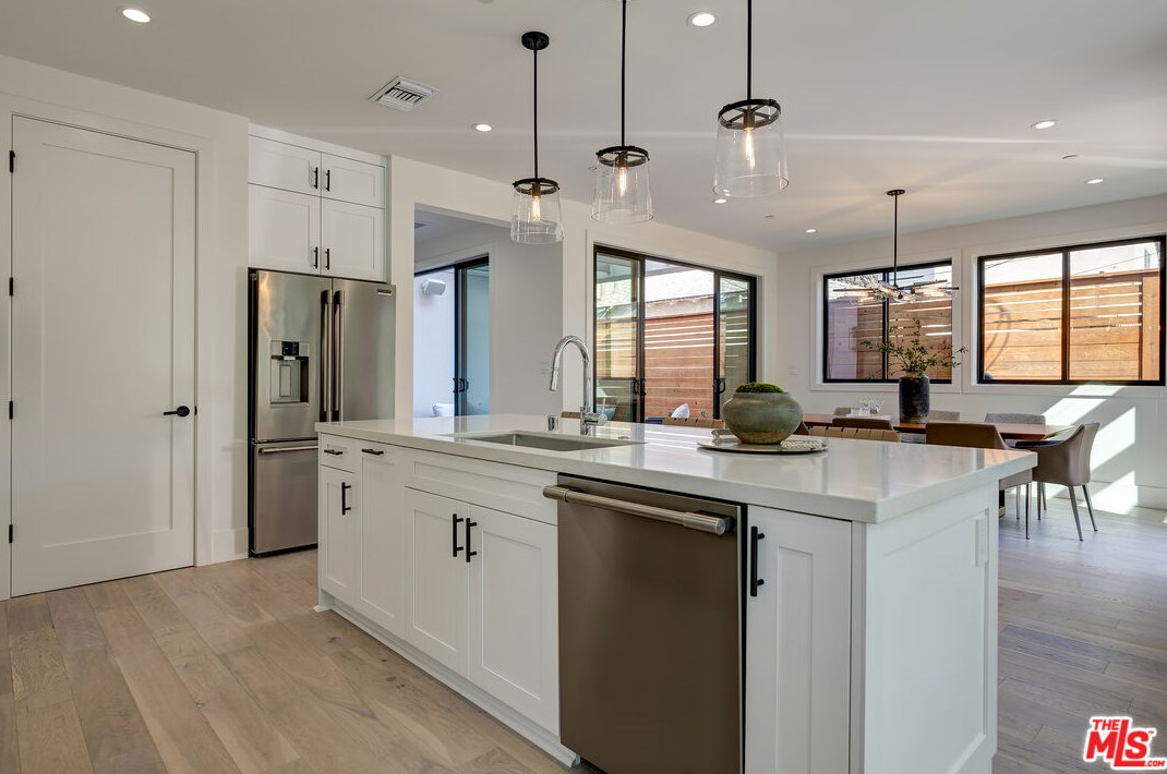 2523 Westgate Ave, Los Angeles CA  90064-2741 exterior