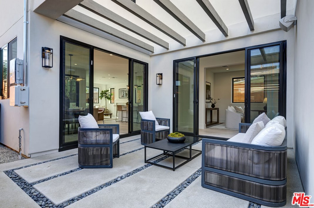 2523 Westgate Ave, Los Angeles CA  90064-2741 exterior