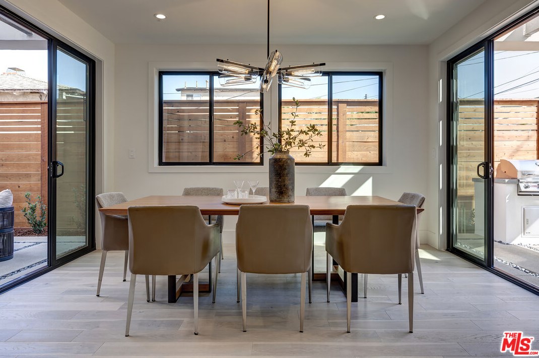 2523 Westgate Ave, Los Angeles CA  90064-2741 exterior