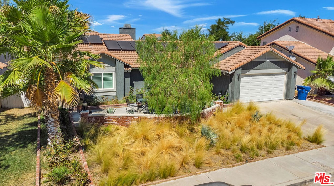 37725 Boxthorn St, Palmdale, CA 93552