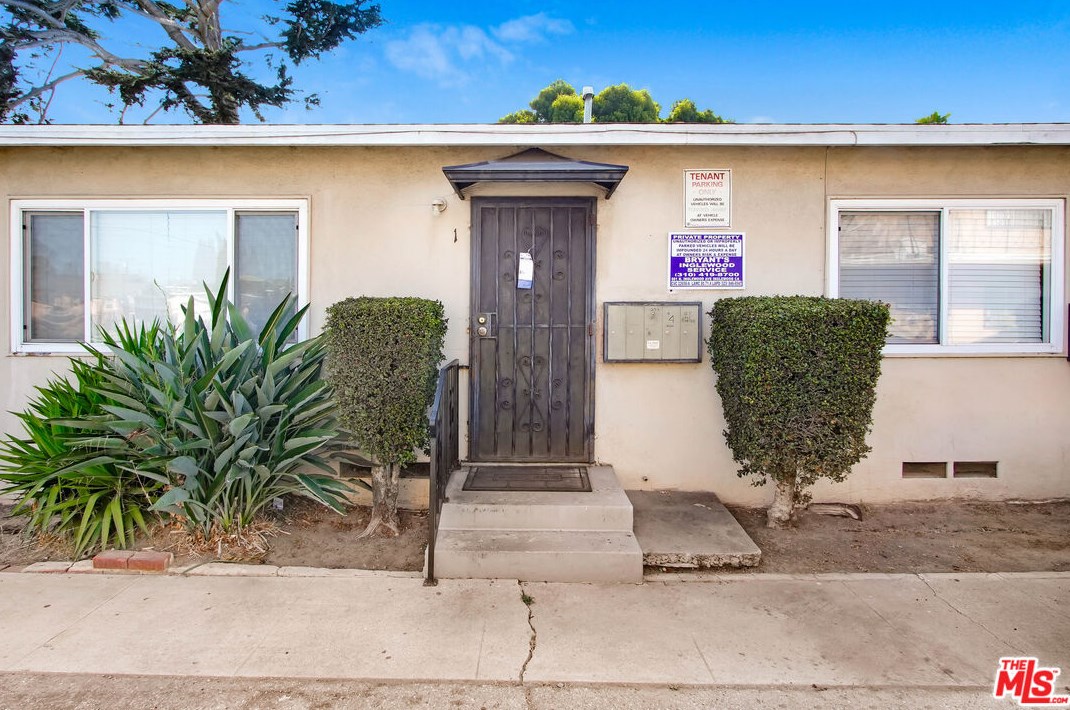 1232 94 St, Los Angeles CA  90044-1938 exterior
