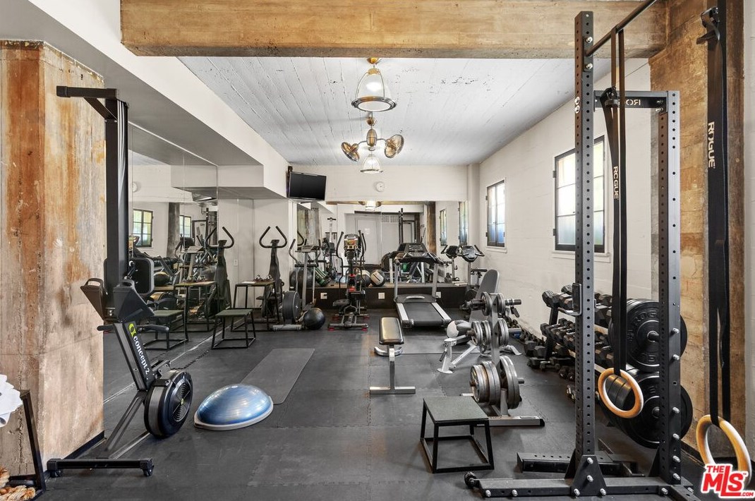 109 Sycamore Ave, Los Angeles CA  94513-1289 exterior