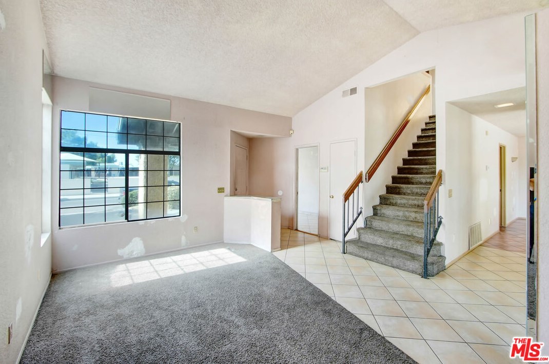 511 E Kettering St, Lancaster, CA 93535